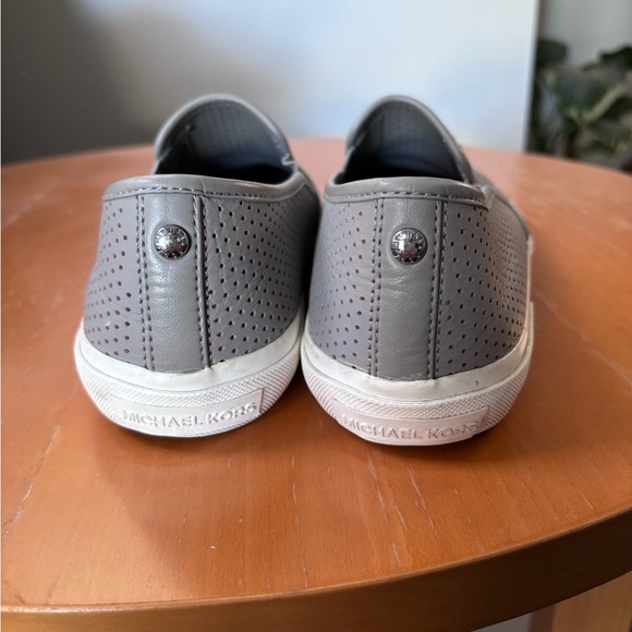 Michael by Michael Kors women’s leather slip on - Picture 3 of 6